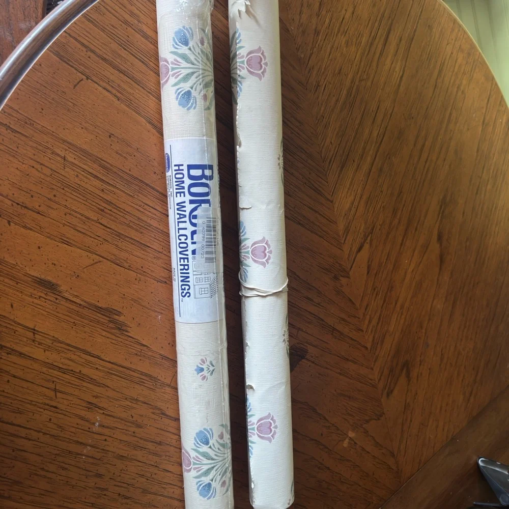 Floral Vinyl Wallpaper - Cream with Pink & Blue Motif